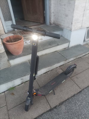 Løbehjul, Ninebot segway, str. E25d, Ninebot Segway E25D el-løbehjul til salg

Pris: 2000 kr.

Sælge