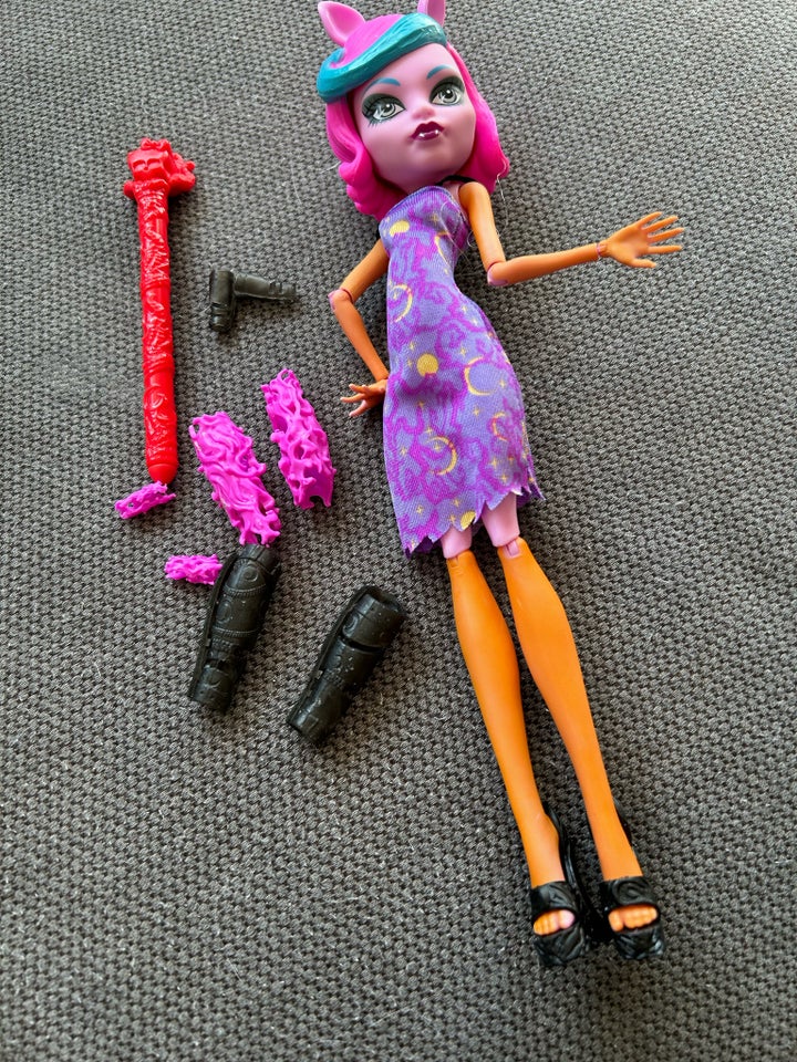 Barbie, Dukke