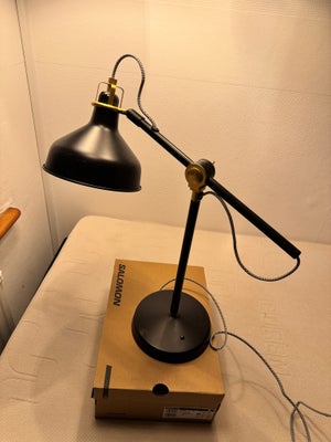 Skrivebordslampe, Ikea, Vi sælger denne lampe fra ikea

Har ingen fejl

Skal hentes hurtigst muligt