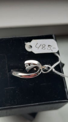 Ring, sølv, B.O.G for Bo Gindeberg, Smuk, feminin, kraftig og elegant ring udført i blank Sterlingsø
