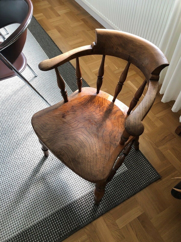 Captains chair, Træ, 100 år gl.