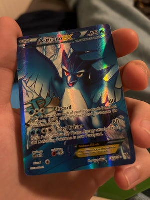 Samlekort, Articono EX full art, Sælger mine gamle Pokémon kort

Den har siddet i plastiklommen i fl