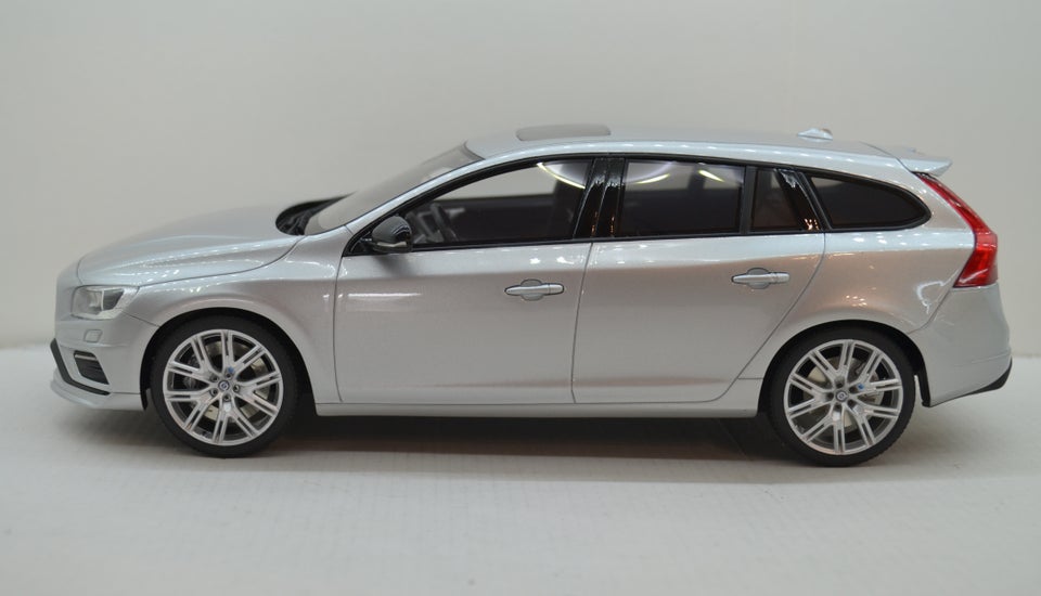 Modelbil, DNA Volvo V60, skala 1:18