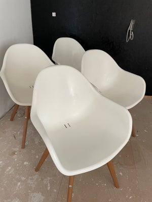 Spisebordsstol, IKEA, Jeg sælger disse 4 stole samlet, til fast pris. 
Kan afhentes på Møn eller i K