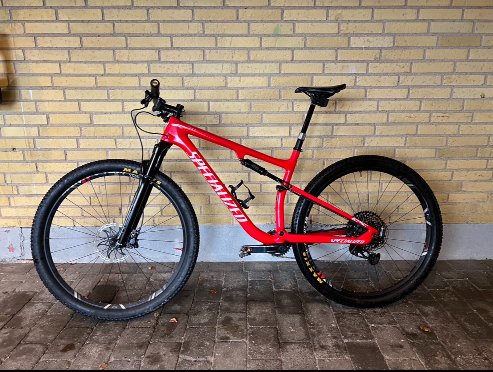 Specialized, full suspension, L tommer
