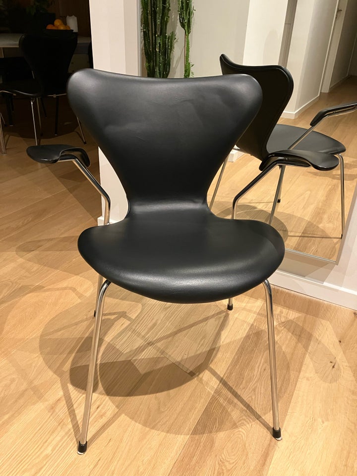 Arne Jacobsen, 3207, Spisebordsstol