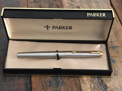 Fyldepen, Parker 75 Flighter. Spids i 14 karat guld. Meget fin stand. Original æske medfølger. Prise