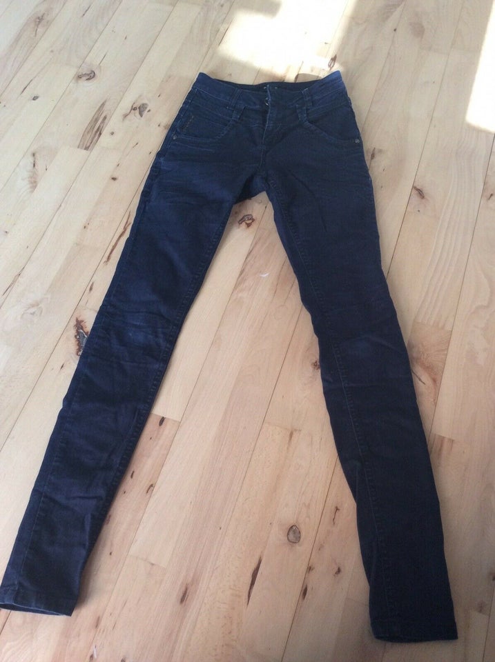 Jeans, Pulz, str. 25