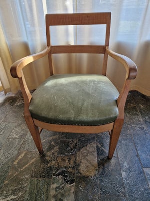 Lænestol, læder, Smuk antik lænestol i egetræ flot betrukket med grønt læder.
Velholdt med perfekt p