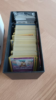 Andre samleobjekter, Pokémon cards and memorabilia, Over 100 assorted Pokemon cards and memorabilia.