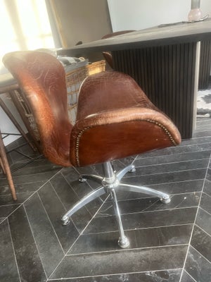 Anden arkitekt, Brun læder , stol med juster, Skønne patineret læder stole - fra spansk designer. ny
