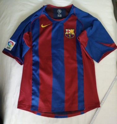 Fodboldtrøje, FC Barcelona 2004 - 2005
Str. L / Large
Nike Total 90
Fra røgfrit hjem