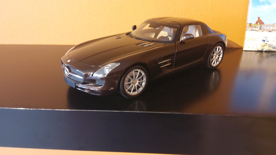 Modelbil, Mercedes Benz, skala 1/18