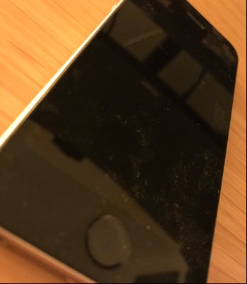 iPhone SE 1. generation, 64 GB, sort, Iphone SE I sort.

Fremstår med brugsspor på bagsiden, men fun