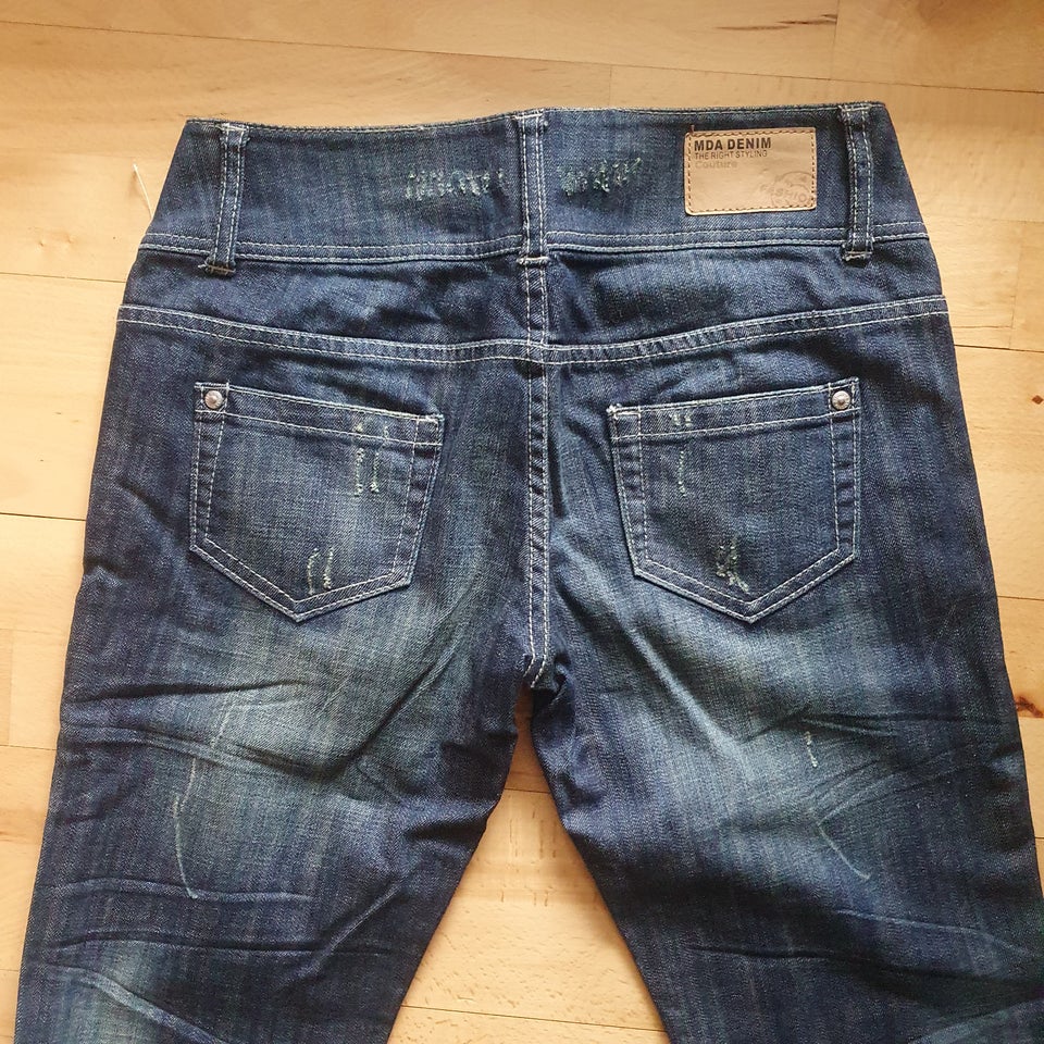 Jeans, MDA, str. 28