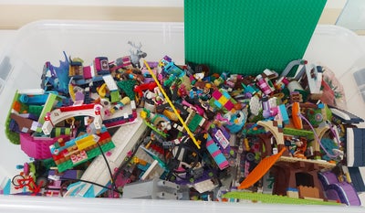 Lego Friends, En masse blandet Lego Friends fra røgfrit hjem.

Sendes gerne på købers regning.