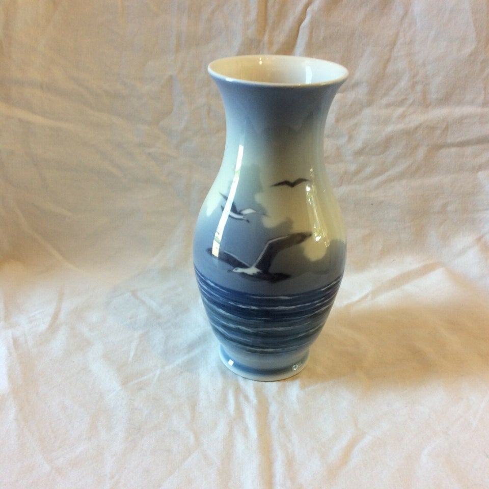 Porcelæn, Vase med måger nr. 1138/2289, Royal Copenhagen