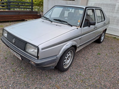 VW Jetta, 1,6 CL, Benzin, 1985, km 337999, træk, 4-dørs, servostyring, Plader afmeldes snart, skal h