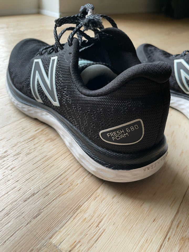 Løbesko, Model: Fresh 680 Foam, New Balance