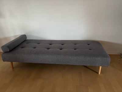 Daybed, stof, 1 pers. , Norefjell, Mål 200x80, mørkegråt stof
 Fra Jysk, se foto. 
Som ny, købt til 