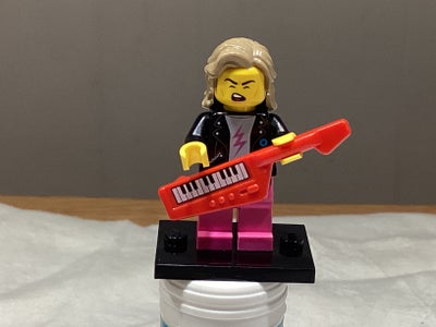 Lego Minifigures, 80s Musician, 80s Musician, Series 20 (Complete Set with Stand and Accessories).

