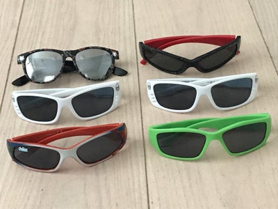 Børnesolbriller, Diverse, 6 udgåede solbriller til børn.

Størrelse: 104/128 (3-7 år).

Købt i Disne