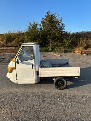 Piaggio Ape 50, 2012, 1822 km, Hej har fået denne her gejlede Tuk Tuk i bytte. 
Og da vi har en i fo