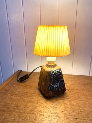 Lampe, EGO Stentøj, RETRO. Lille og meget pæn bordlampe med to fiskemotiver på for- og bagside. Lamp