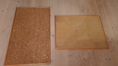 Opslagstavler, 2 gamle opslagstavler med hhv. Kork og hessian. Måler ca. 58,5x98,5 cm og 79,5x60 cm.