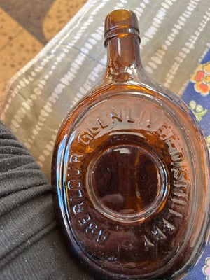 Flasker, Aberlour glenlivet distillery, 1885-1895 triangular whiskey