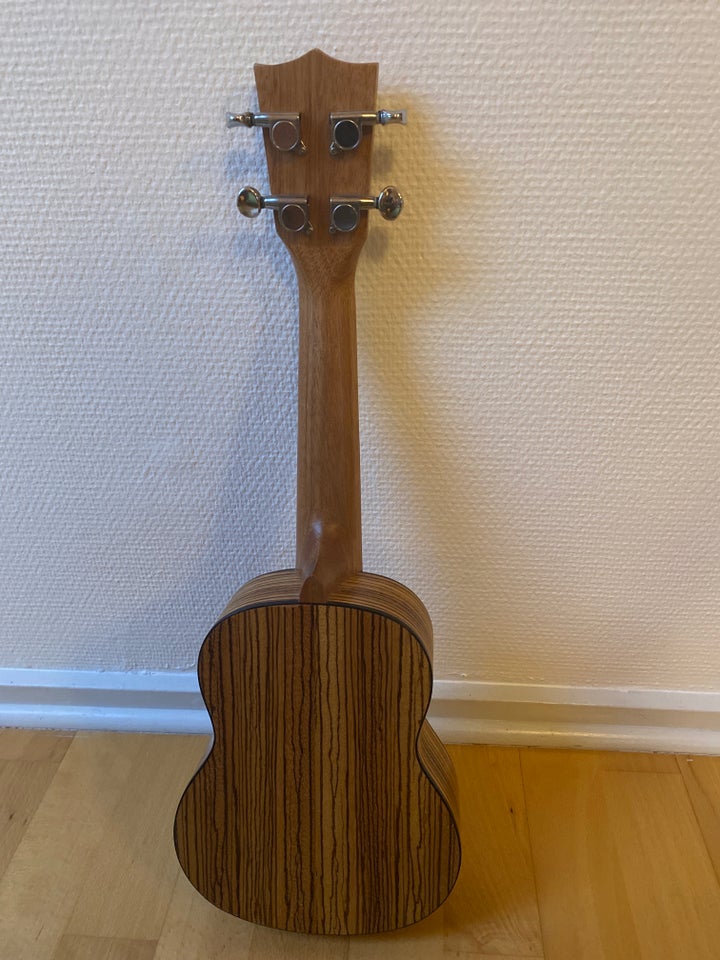 Ukulele, Chateau C08-u2100z