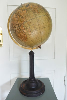 Globus fra før 1914, Stilfuld gammel globus. St Petersborg er nævnt, så den er ældre end 1914.  67 c