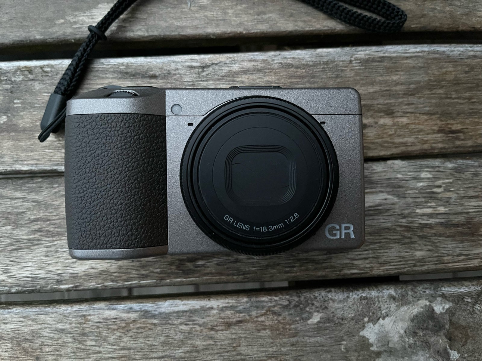 Ricoh, Ricoh GR III Diary Edition, 24 megapixels