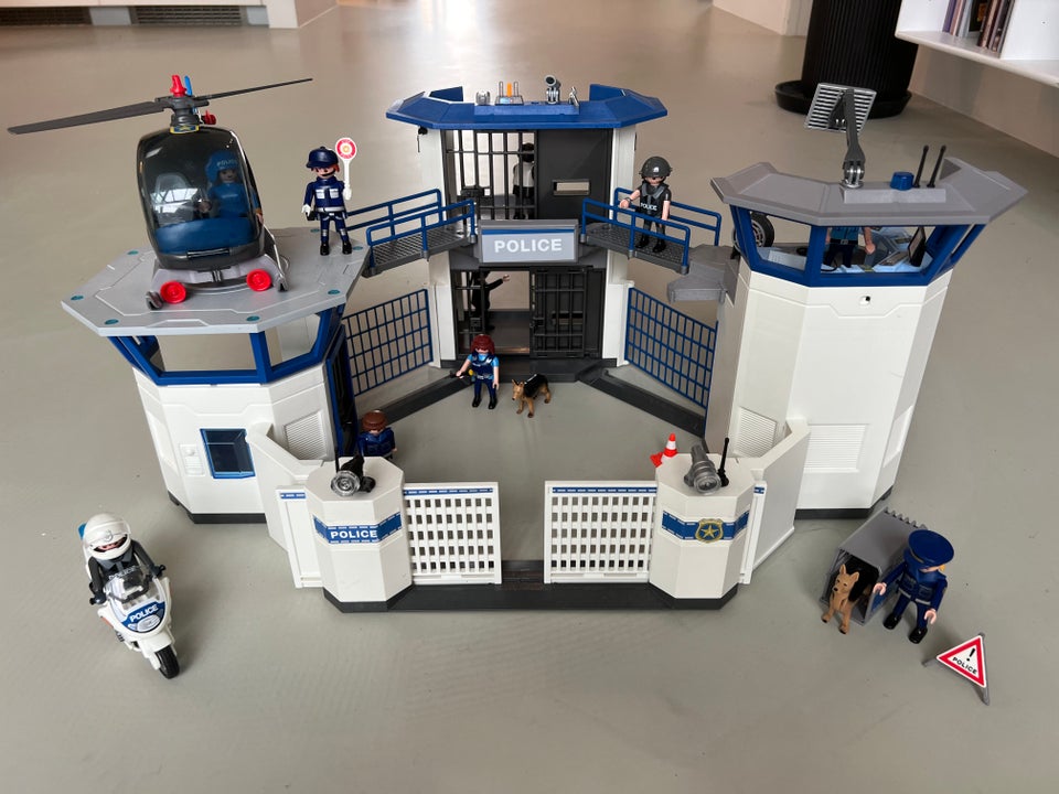 Politistationer og fængsler, Playmobil – Køb og Salg af Nyt Brugt