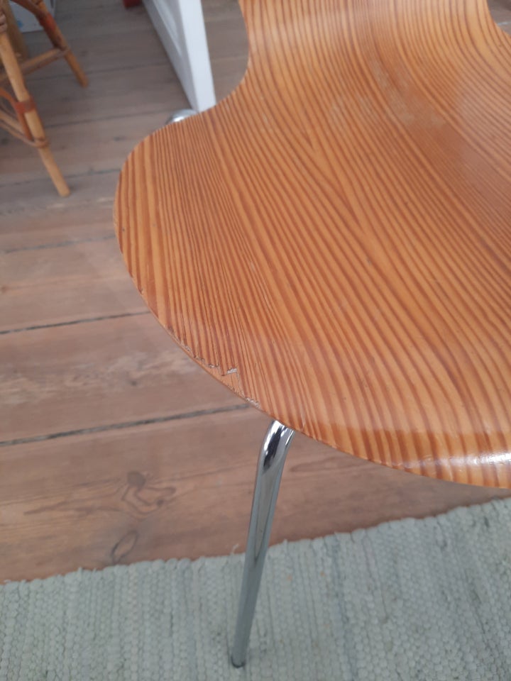 Arne Jacobsen, stol, 3107 "Syveren"