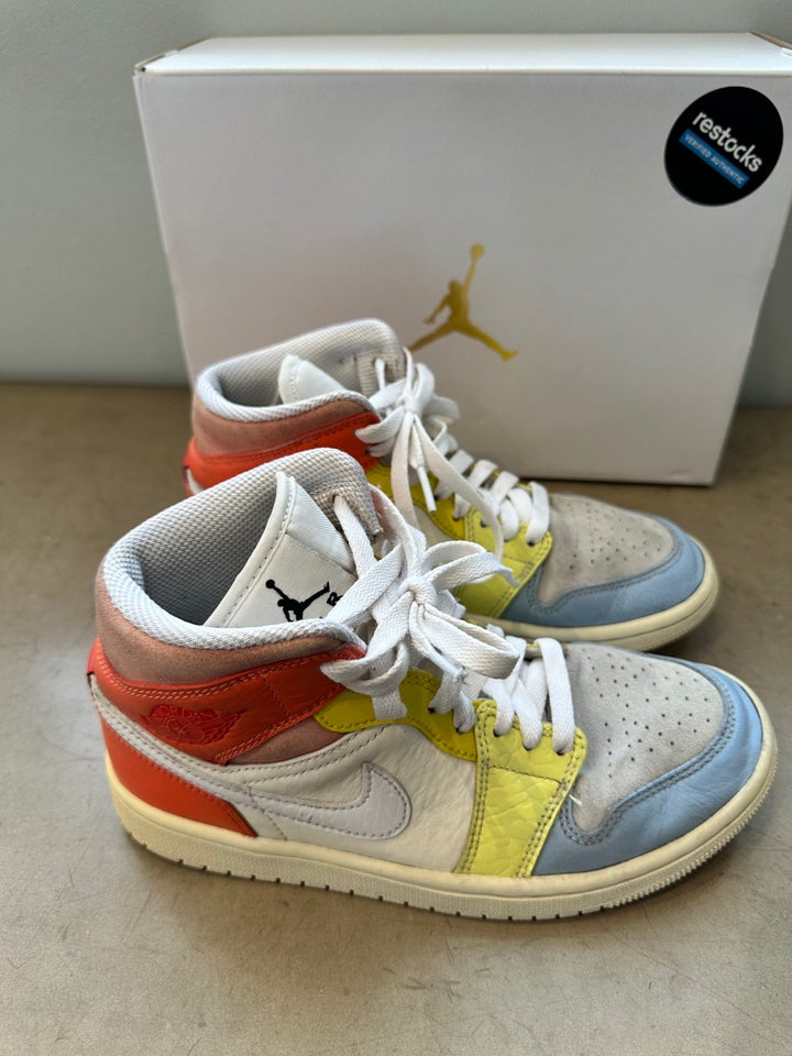 Sneakers, str. 36,5, Air Jordan 1 mid