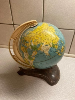 Globus, Tysk globus med brun plastfod
50kr
Afhentes i Slagelse