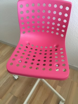 Kontorstol, Ikea, Flot velholdt pink kontorstol
Det er den brede model fra Ikea dvs sædet er ca 45 c