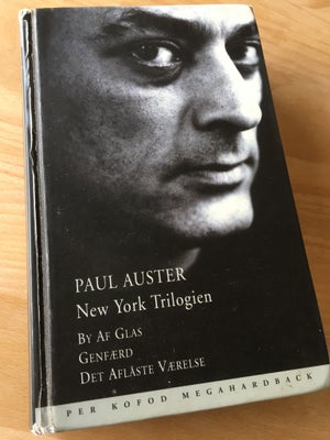 New  York Trilogien, Paul Auster, genre: roman,  En klassiker. Bogen er i fin stand