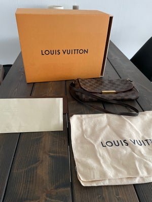 Crossbody, Louis Vuitton, læder, Favorite Louis Vuitton taske. Den er godt brugt også derfor prisen.