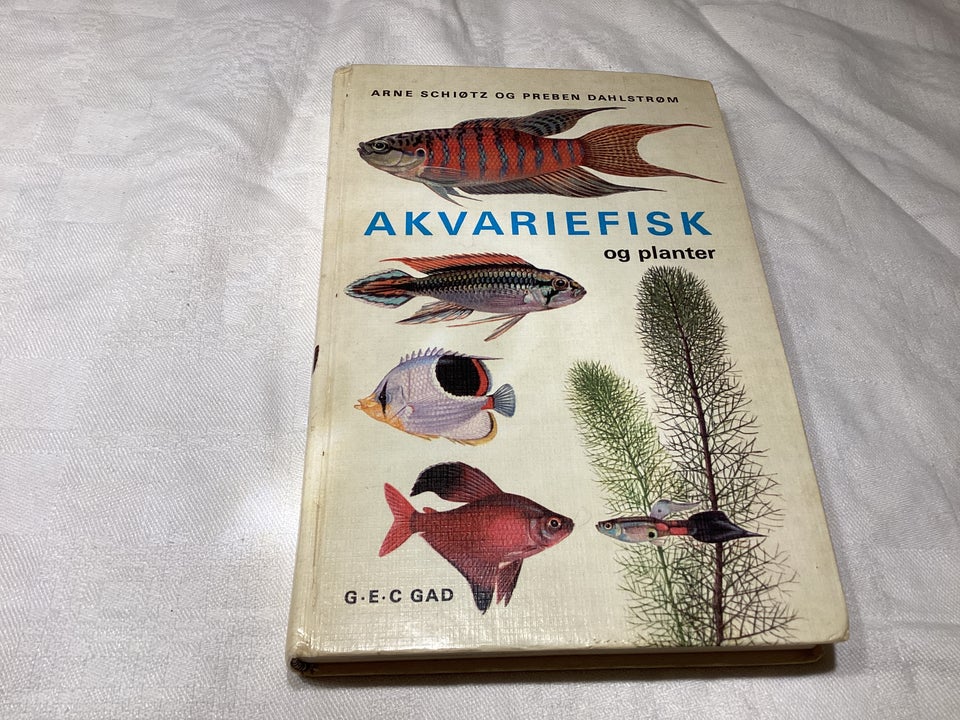 Akvariefisk og planter, Arne Schiøtz, emne: dyr