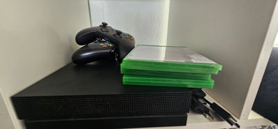 Xbox One X, Perfekt, Xbox One X
2TB ssmsun evo drive
2 controller 
4 spil : Farcry 4, Call of Duty G