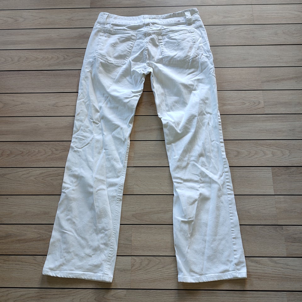 Jeans, B-Young, str. 33