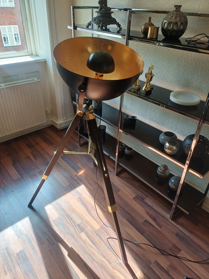 Super cool lampe i sort og guld, Eglo covaleda 164 cm