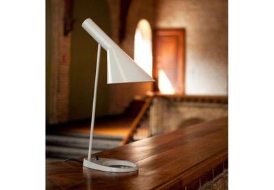 Arne Jacobsen, V3, bordlampe, Helt ny AJ bord v3 i hvid. Aldrig åbnet.