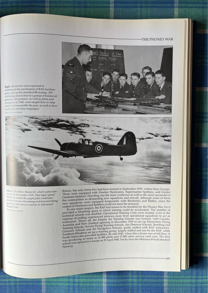 RAF - An Illustrated History, Roy Conyers Nesbit, emne: