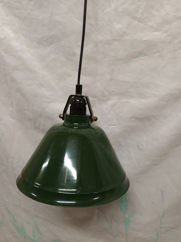 Anden loftslampe, Lyfa