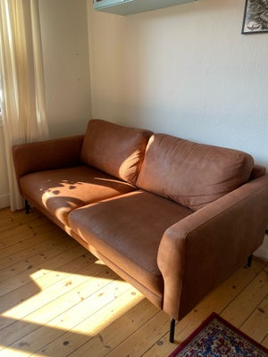 Sofa, læderlook, anden størrelse , Ilva Springfield 2, 1/2 Pers., Sælger vores sofa, samt puf, da vi