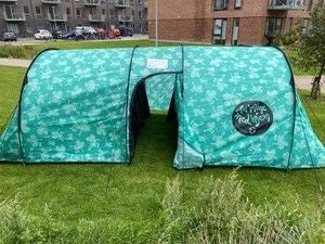 Grønt 4-6 pers. SmukFest telt, 2 sovekabiner, nemt at slå op/tage ned.