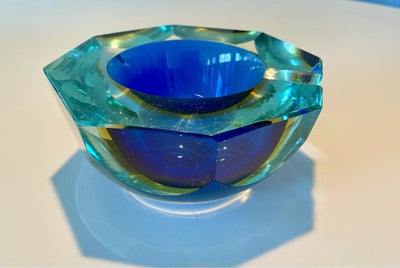 Glas, Murano glasskål, Murano, Flot Murano “bordskål”.

Højde: 7 cm
Diameter: 13 cm